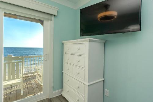 Clear Skies by Oak Island Accommodations - photo 42