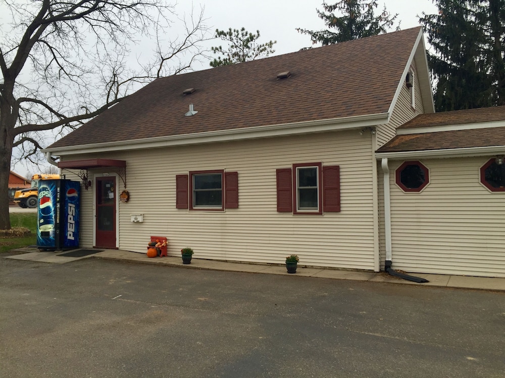 White Valley Motel - photo 12