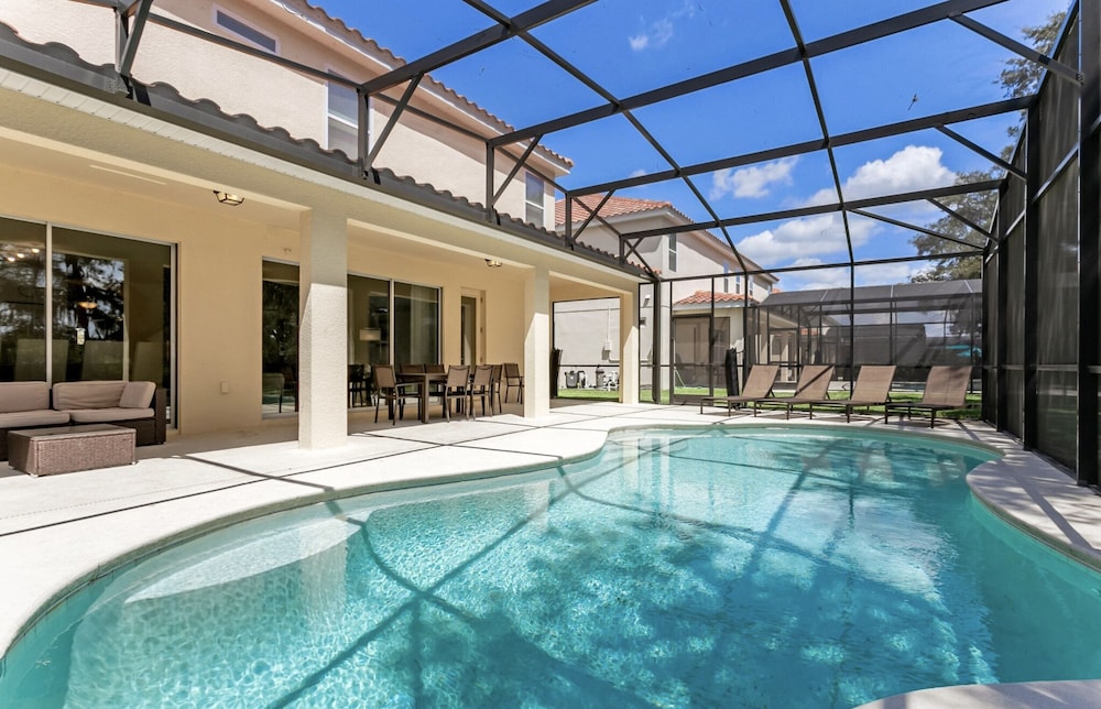 Beautiful 9 bedroom pool home located in the Solterra Resort home - photo 22