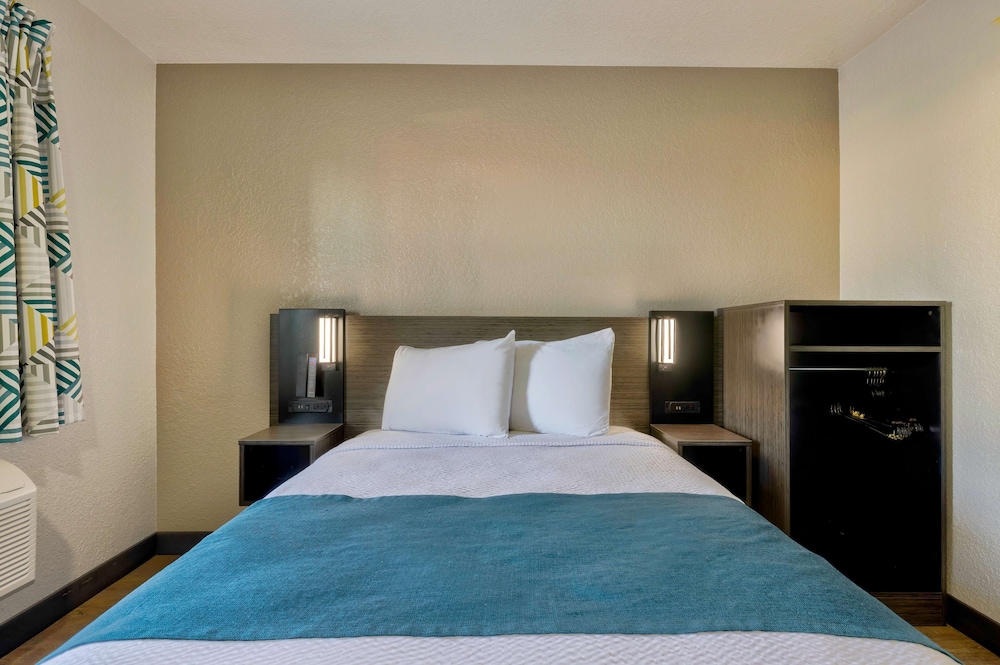 Motel 6 Anaheim CA Fullerton East - photo 4