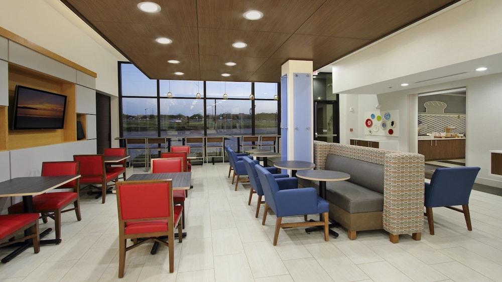 Holiday Inn Express & Suites Dallas Frisco NW Toyota Stdm by IHG - photo 29