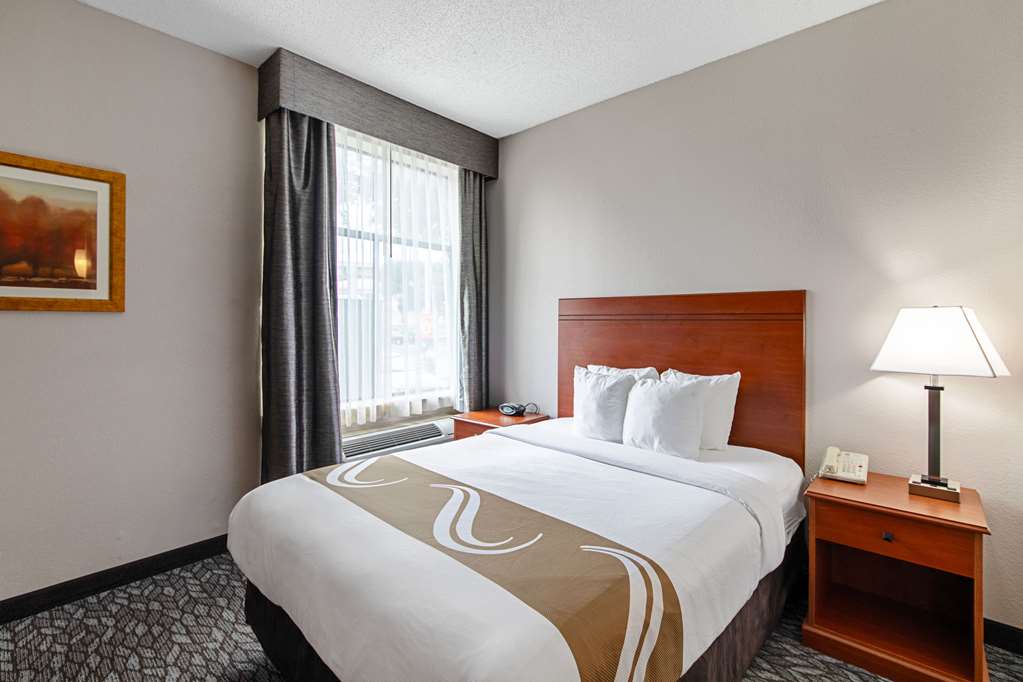 Quality Suites Austin South St. Elmo District - photo 10