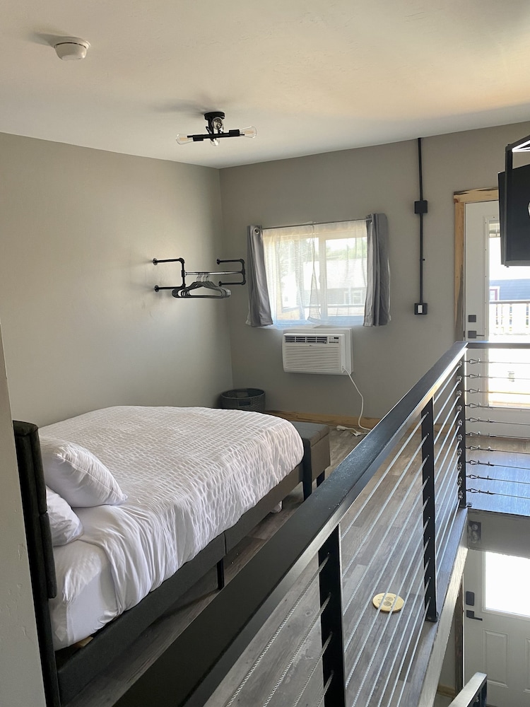 The Darmont Hotel and Suites - photo 2