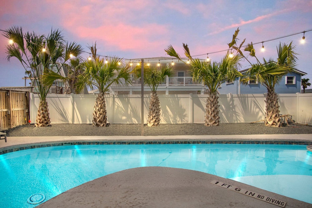 Latitude Adjustment Private Pool Elevator - last minute hotel in Colorado Springs