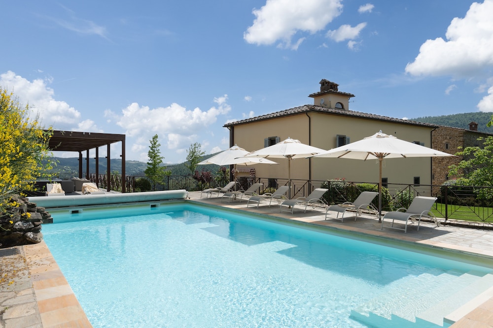 Villa Castelluccio — 4-Star Luxury Hotel in Pergine Valdarno, Italy