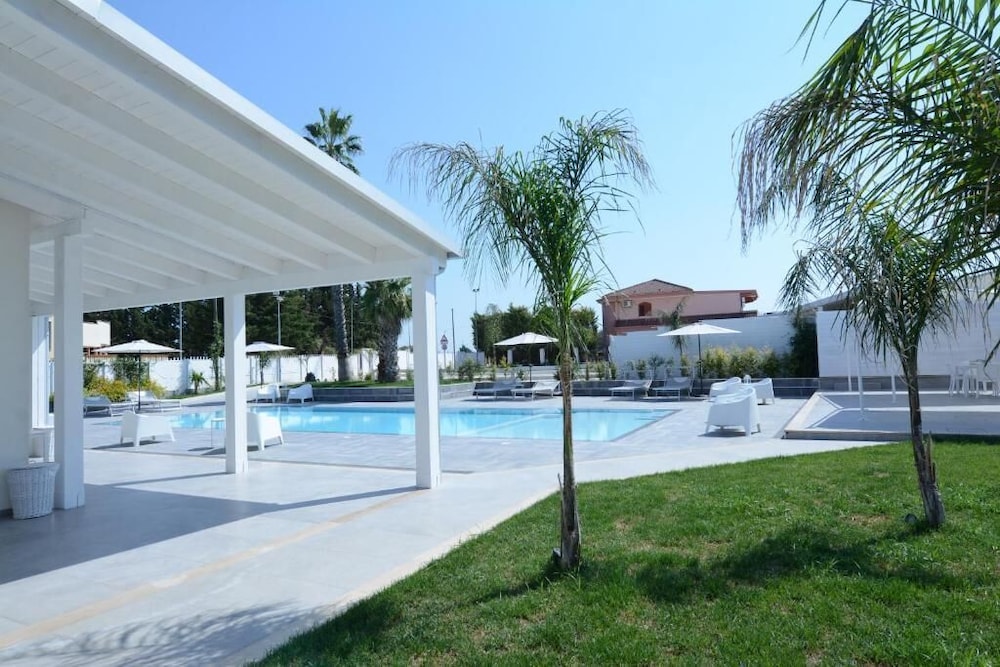 La Casa di Frank — 4-Star Luxury Hotel in San Ferdinando Di Puglia, Italy