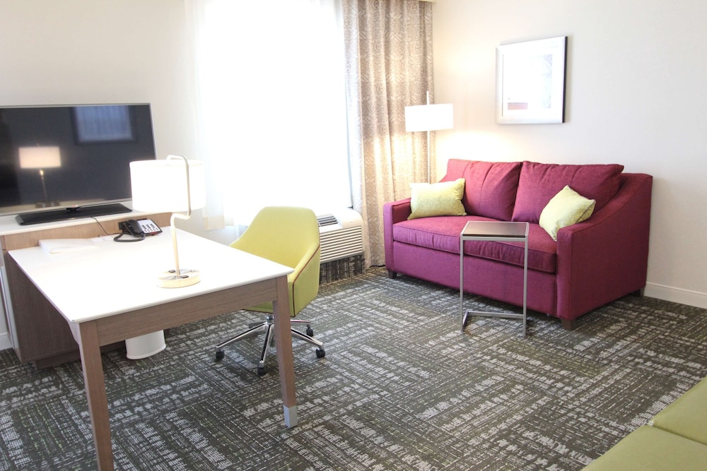 Hampton Inn & Suites Dallas Market Center - photo 13