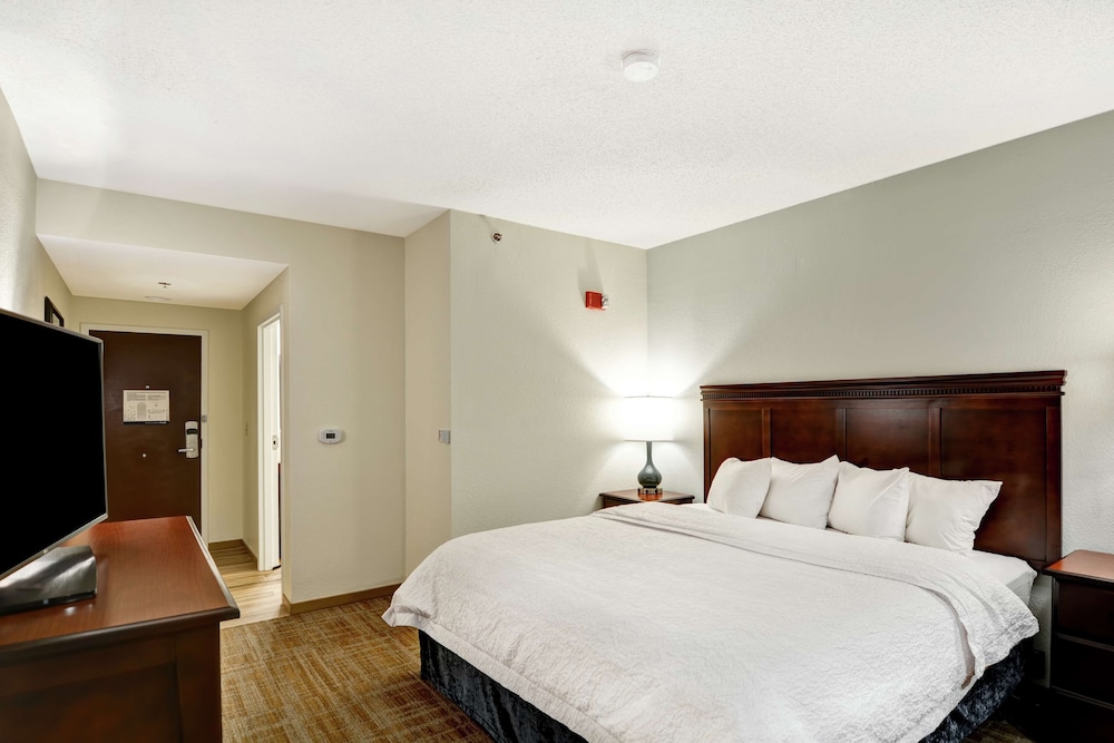 Hampton Inn Charlotte Gastonia - photo 17