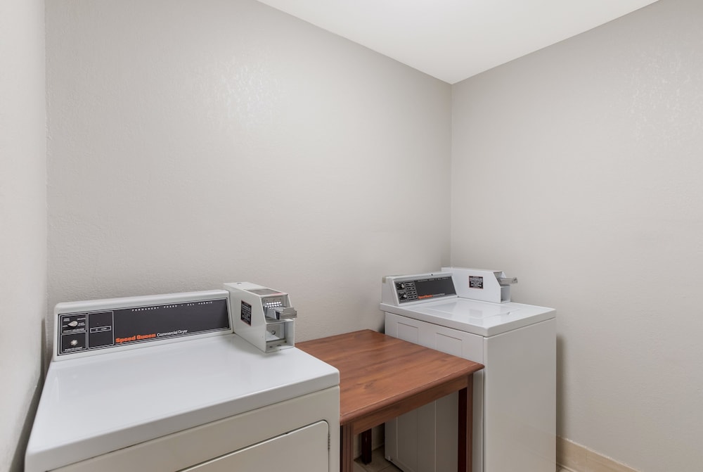 Red Roof Inn & Suites Corbin - photo 28