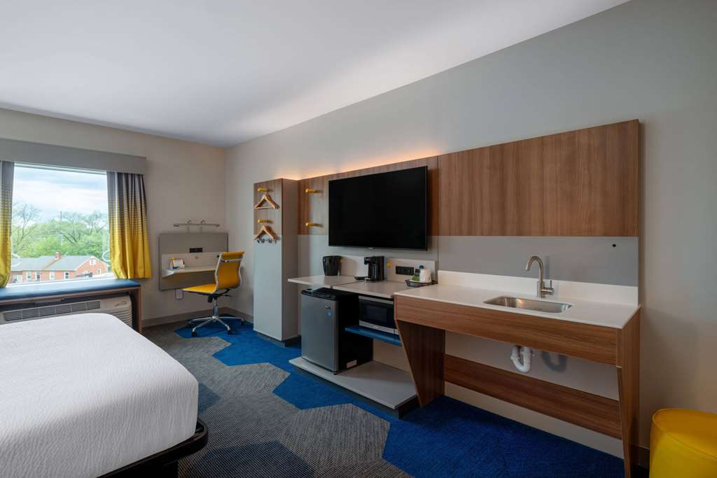 Microtel Inn & Suites by Wyndham Winchester - photo 28