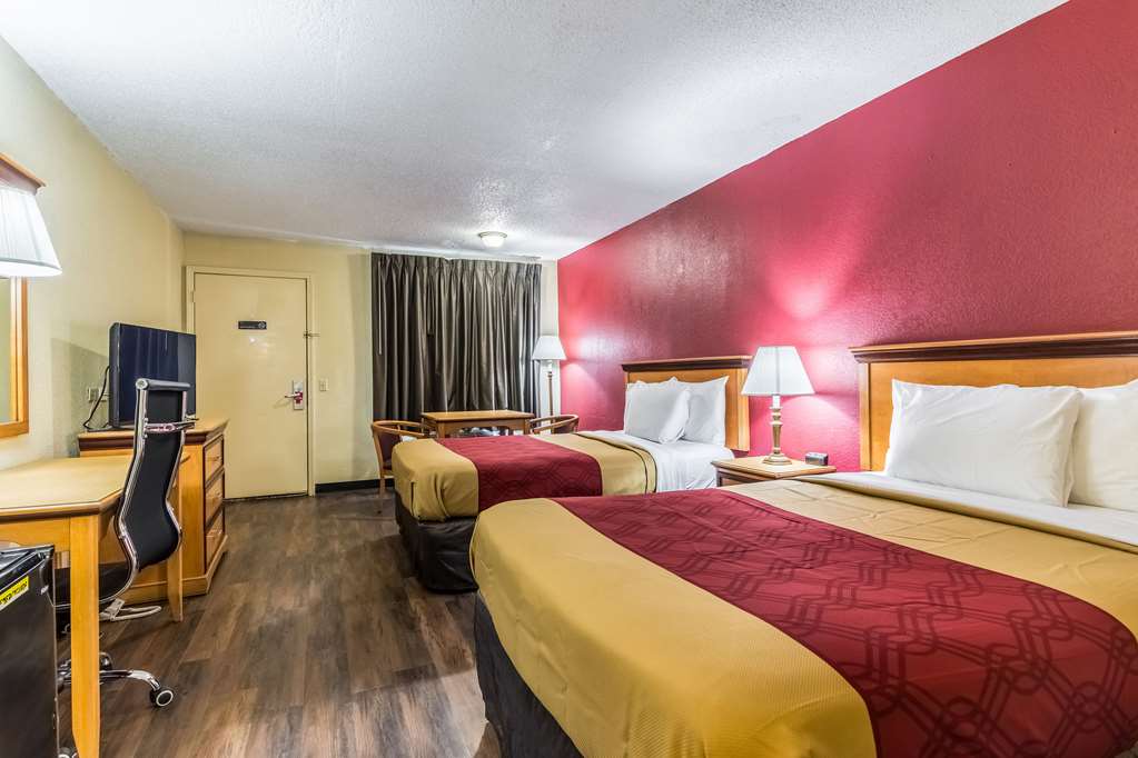 Econo Lodge Whiteville - photo 11