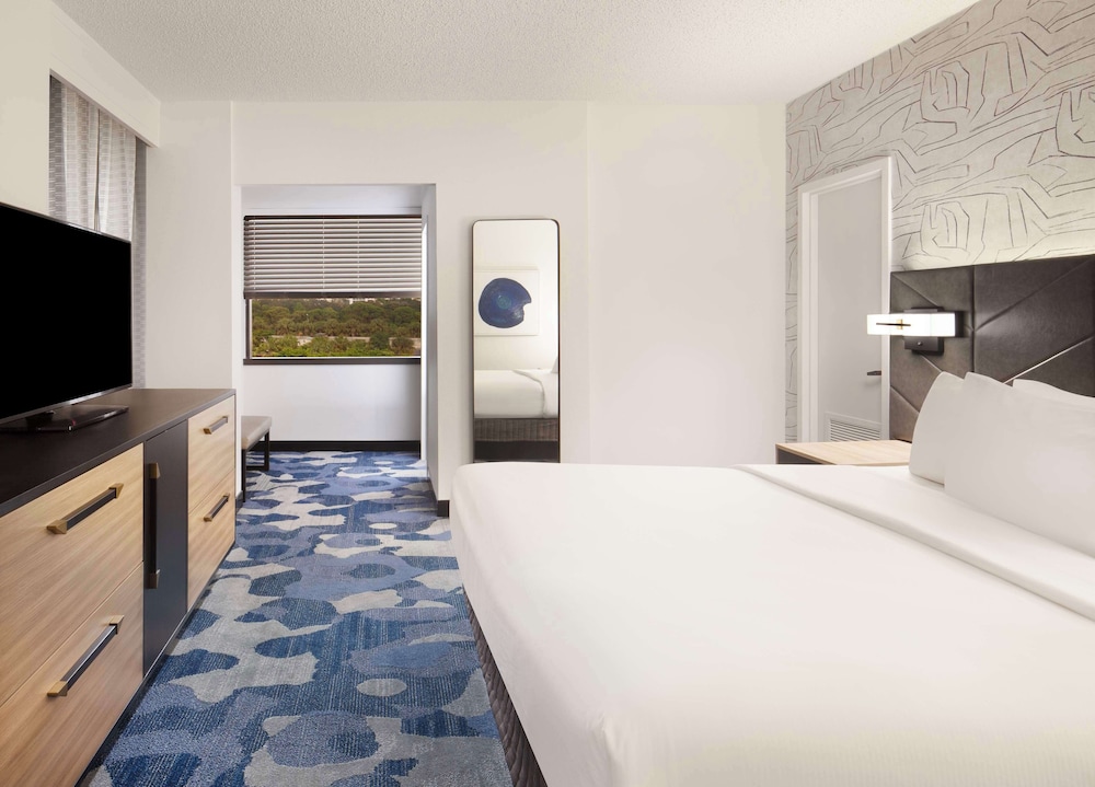 Embassy Suites by Hilton Palm Beach Gardens PGA Boulevard - photo 9