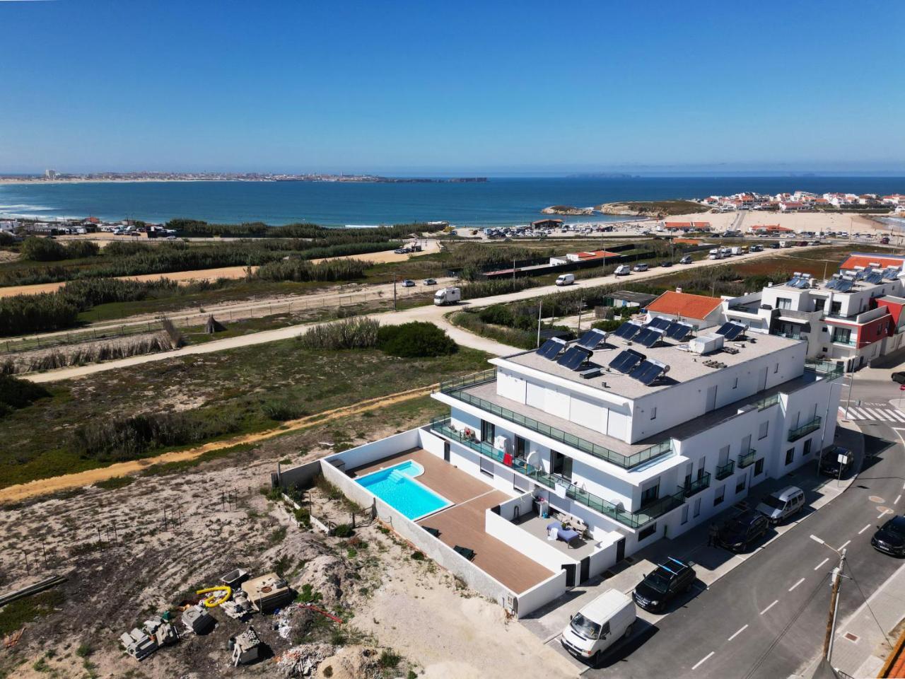 Apartment Ocean Baleal with AC — 4-Star Luxury Hotel in Peniche, Portugal