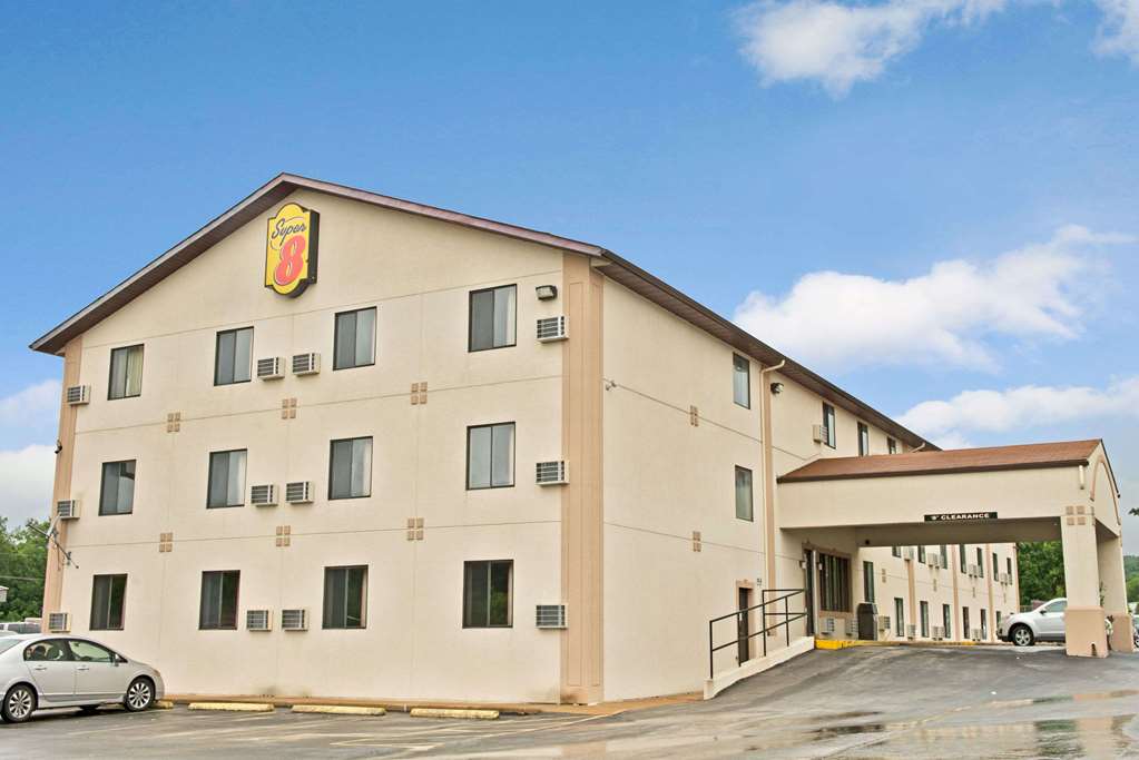 Super 8 by Wyndham Eureka Six Flags Nearby - featured photo