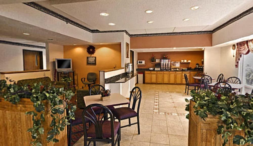 Americas Best Value Inn & Suites Waukegan Gurnee - photo 13