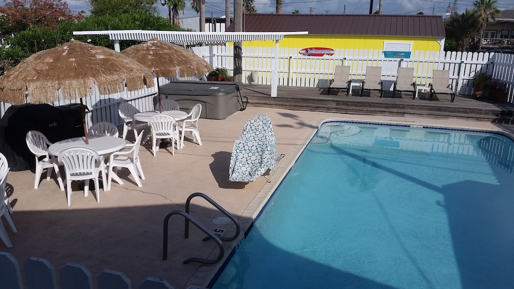 Amelia's Landing Hotel - photo 30