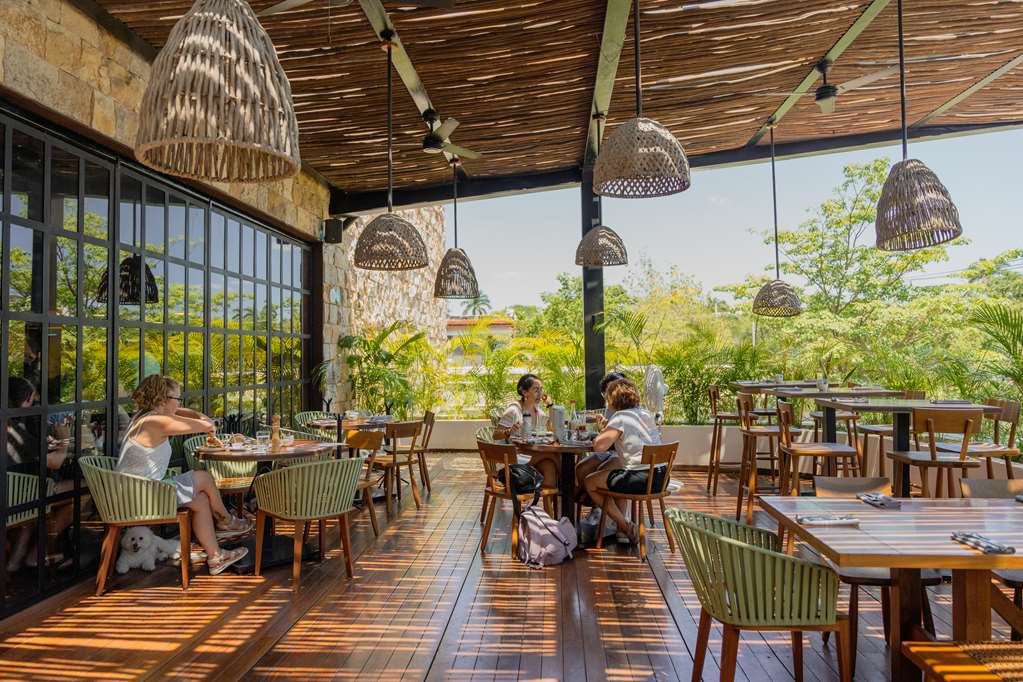 RESTAURANT TERRACE