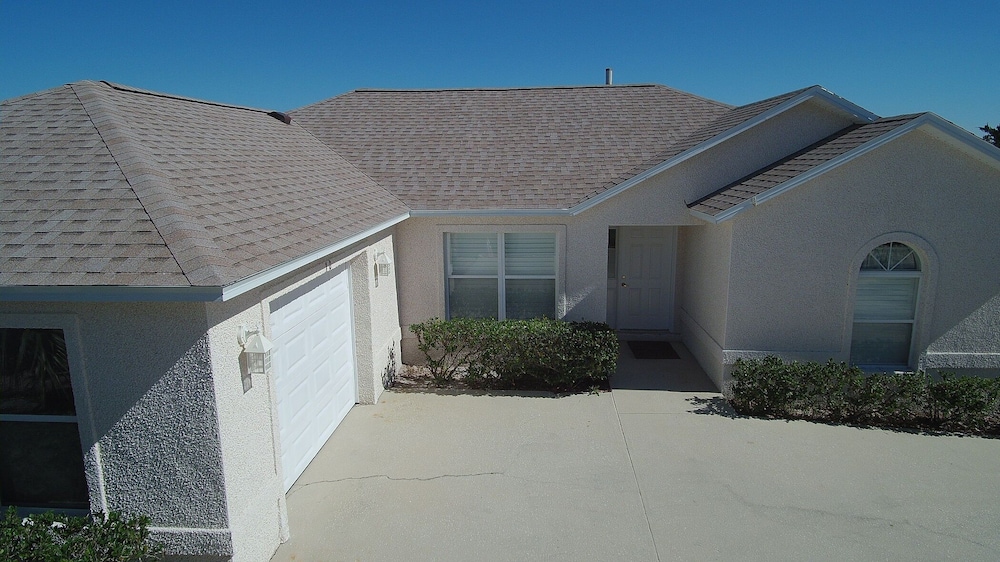 Pet Friendly Oceanfront 3 Bed 2 Bath Ocean Paradise - photo 30