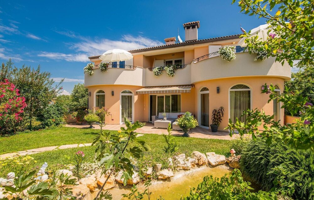 Awesome Apartment In Krk With Kitchen — 4-Star Luxury Hotel in Krk, Croatia