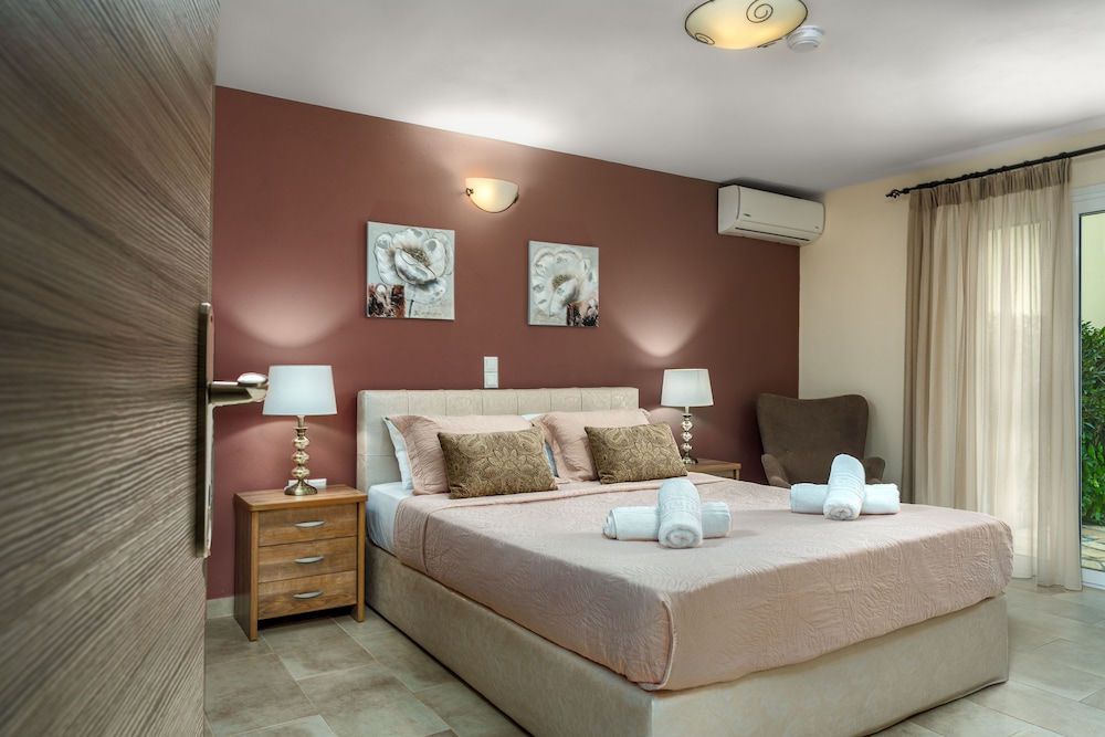 Villa Dionysios — 4-Star Luxury Hotel in Zakynthos, Greece