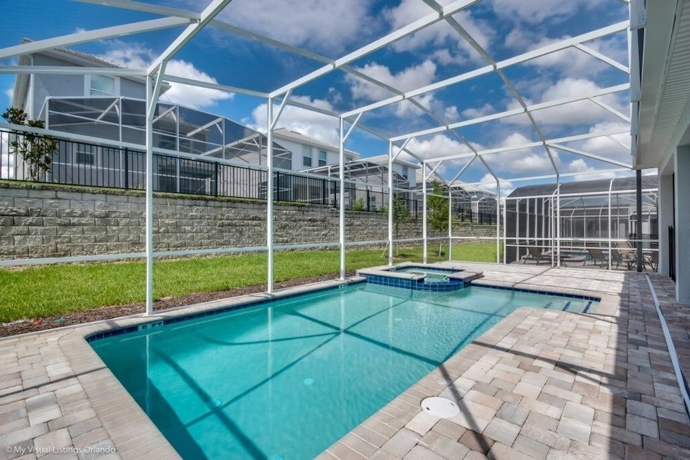 Large 8 Bed 5 Bath Home Champions Gate Golf Resort 8 Bedroom Villa by Redawning - photo 2
