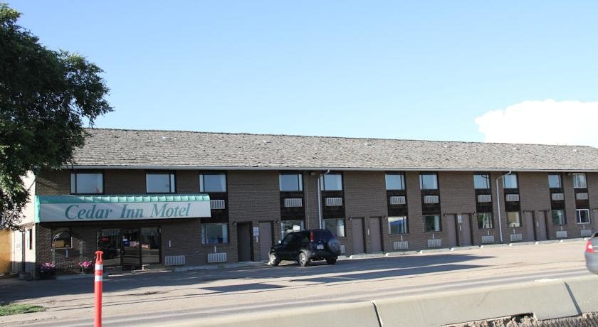 Cedar Inn — hotel in Lloydminster