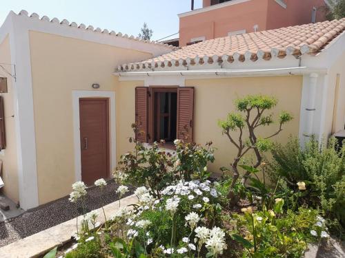 Cozy House Spetses — 4-Star Luxury Hotel in Spetses, Greece