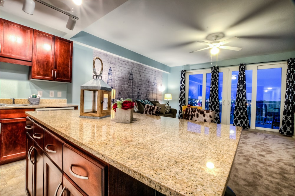 Laketown Wharf Resort by Aneliya's Rentals - photo 280