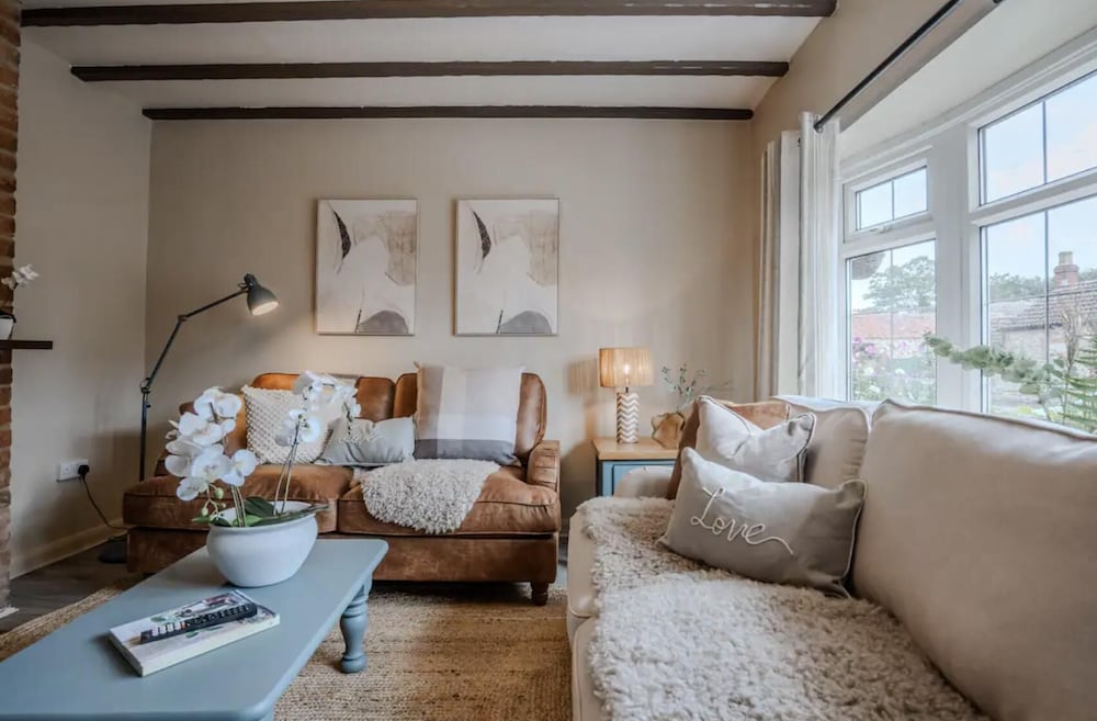 Coastal Petsok Kingbed Wifi Garden — Driffield