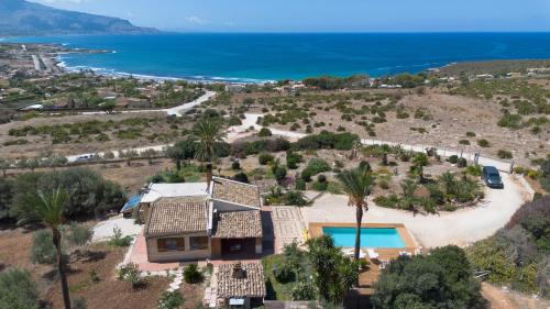 Nature's embrace Villas Holidays — 4-Star Luxury Hotel in Custonaci, Italy