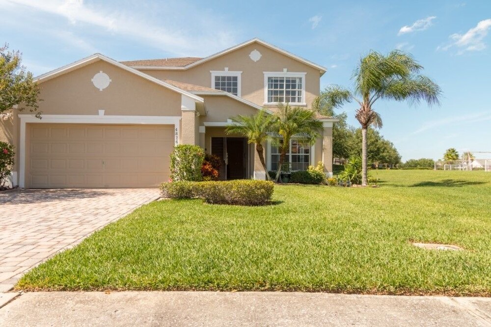 Cumbrian Lakes 4826 Six Bedroom Villa with Private Pool — 4-Star Luxury Hotel in Kissimmee, United States