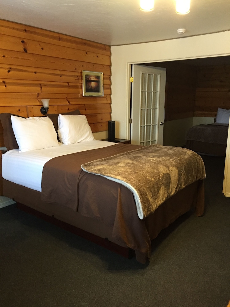 Captain's Choice Motel - photo 10