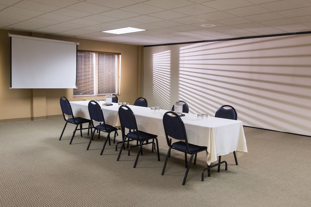 Phoenix Inn Suites Albany - photo 30