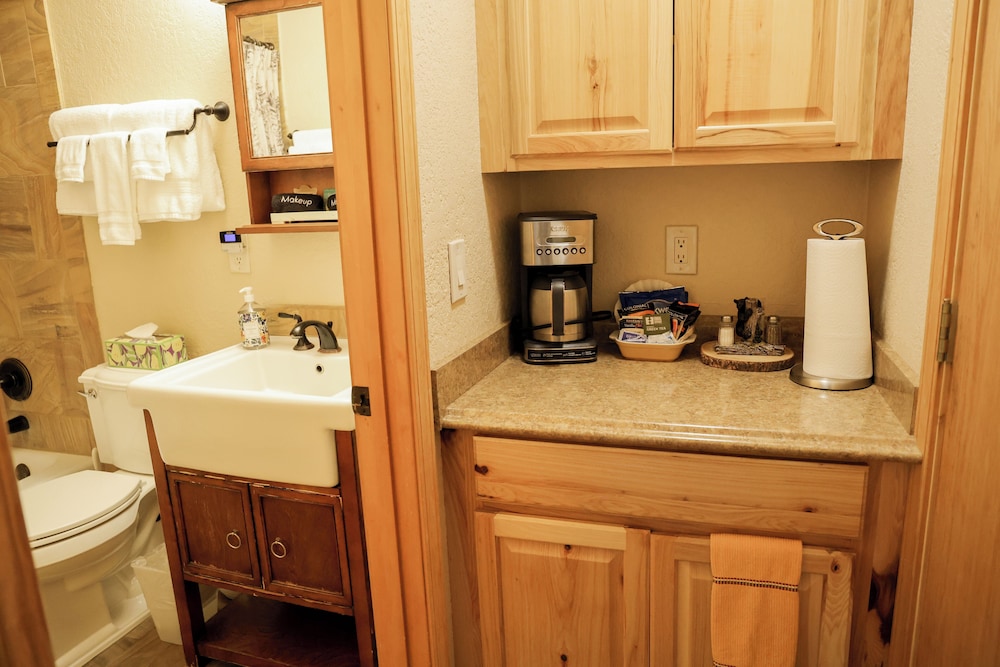 Yellowstone Gateway Inn - photo 94