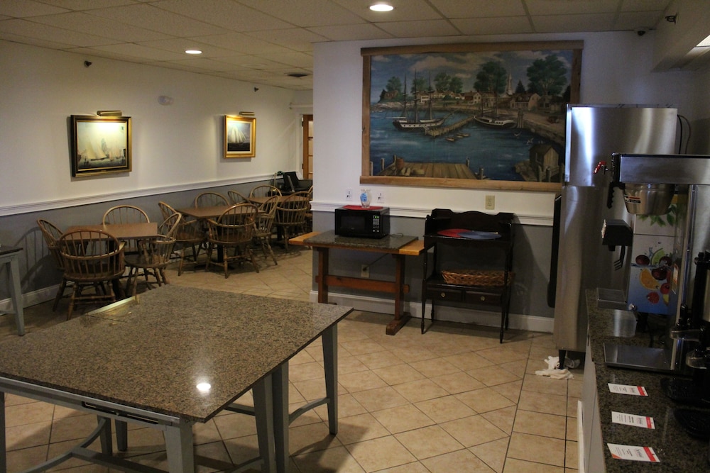 Boothbay Harbor Inn - photo 65