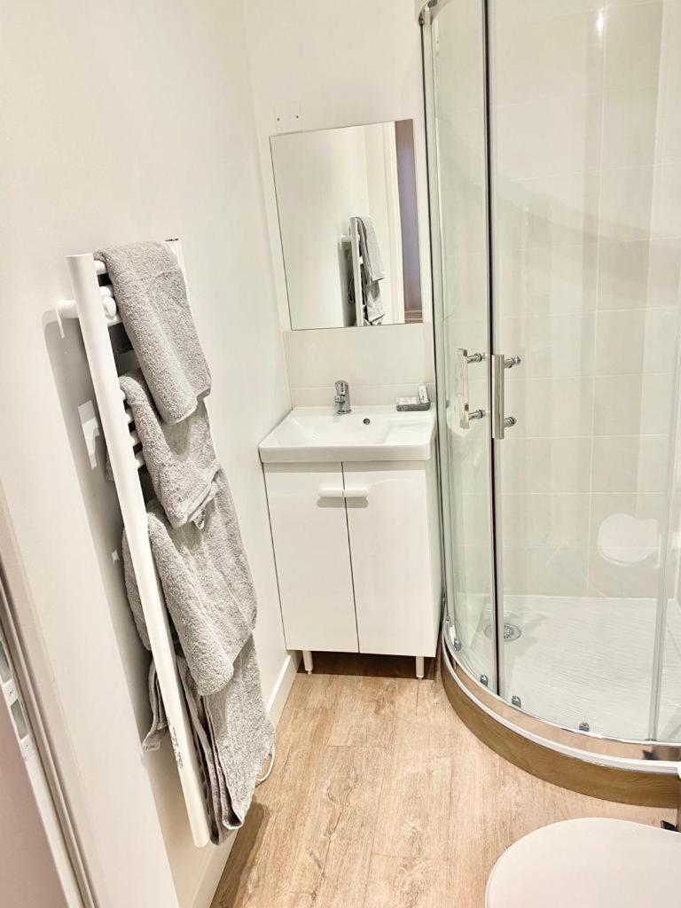 Studios Charmants Cosy a 5 Minutes du Centre Ville in Bourges, France