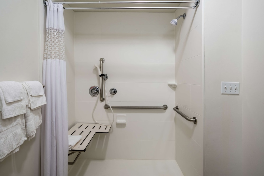 Hampton Inn Corydon - photo 33