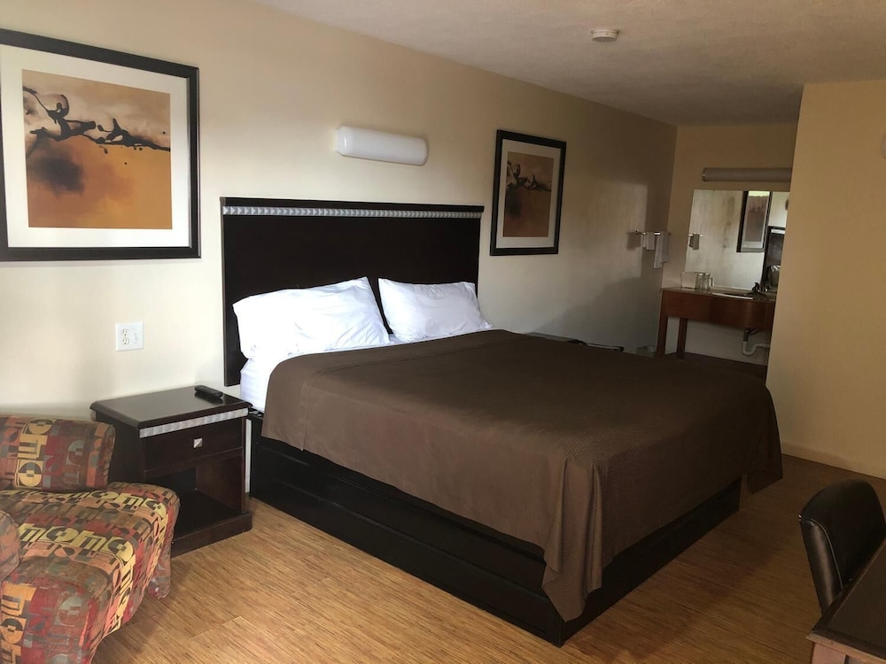 Crossroads Inn - photo 8