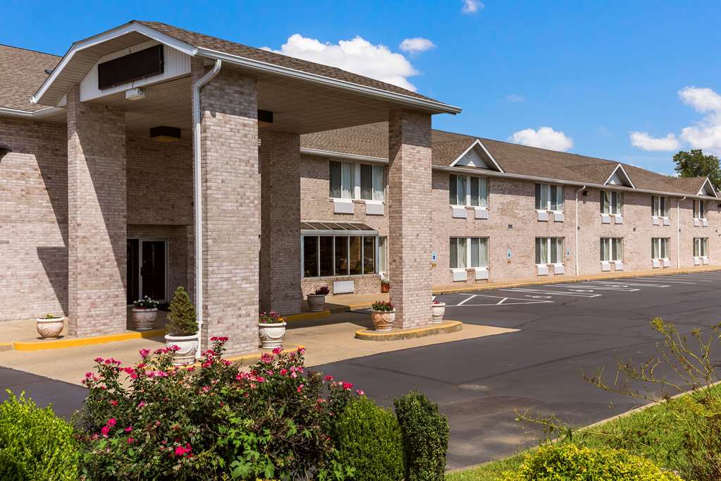 Econo Lodge Inn & Suites Fairview Heights St. Louis - photo 3