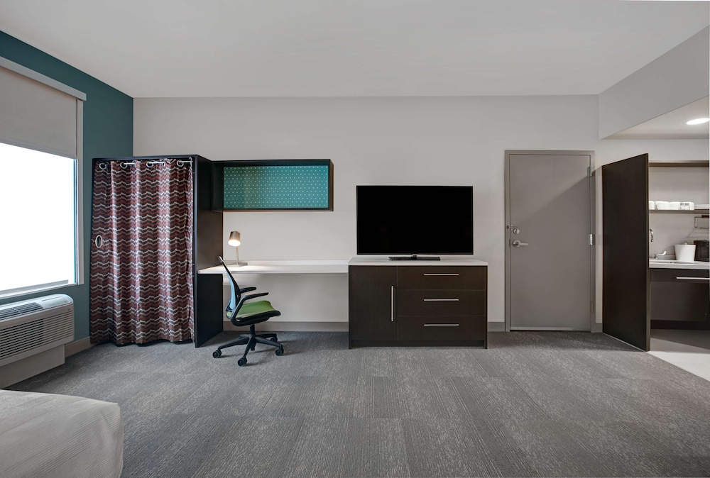 Home2 Suites by Hilton Milwaukee Downtown - photo 18