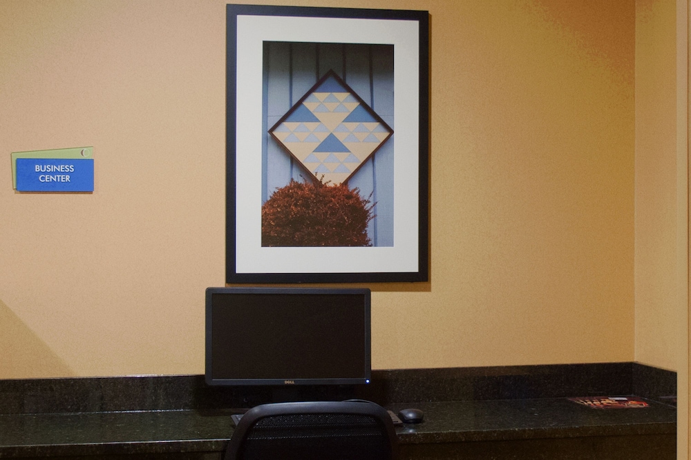 Cobblestone Inn and Suites Winterset - photo 19