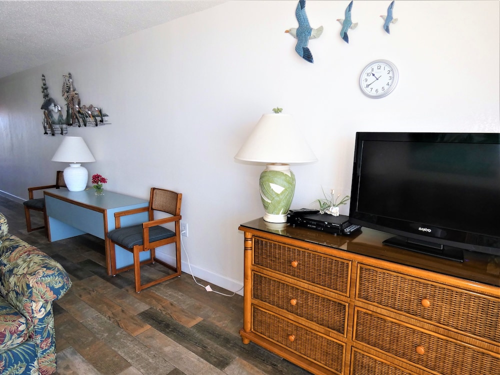 0308 Waters Edge Resort 1 Bedroom Condo by Redawning - photo 24