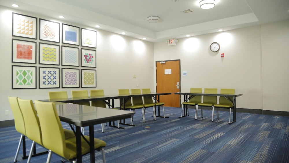 Holiday Inn Express Hotel & Suites Texas City by IHG - photo 25