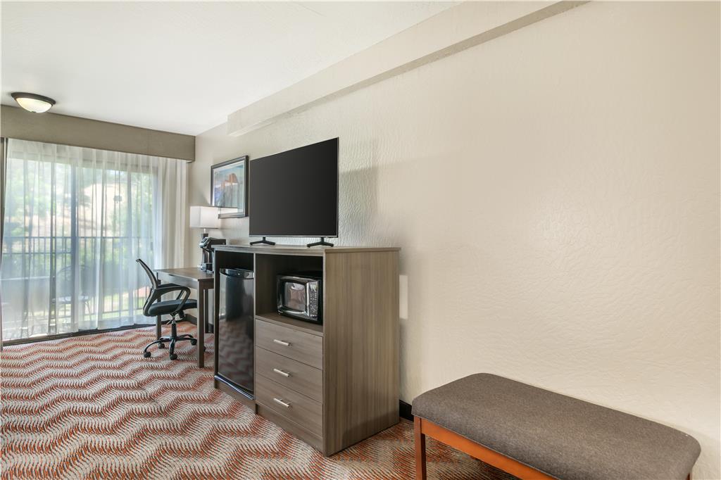 Best Western Plus Sonora Oaks Hotel & Conference Center - photo 29