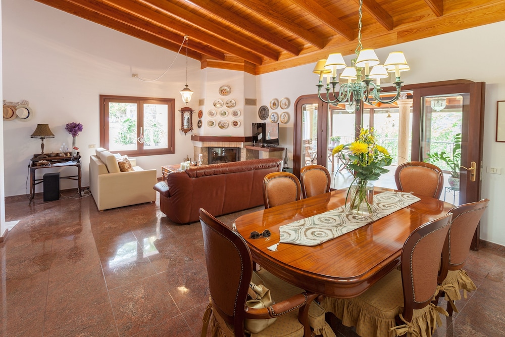 Villa Carmen — 4-Star Luxury Hotel in Mogan, Spain