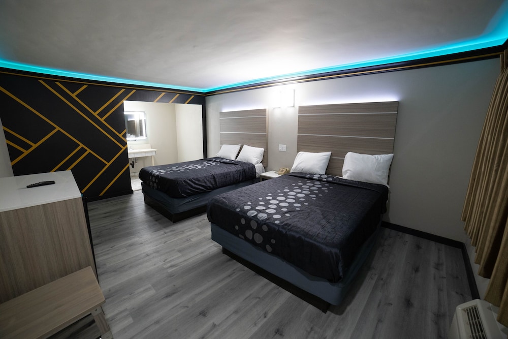 Artesia Motor Inn - photo 9