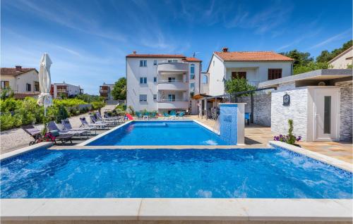 Beautiful Home In Pula With Jacuzzi — 5-Star Luxury Hotel in Pula, Croatia