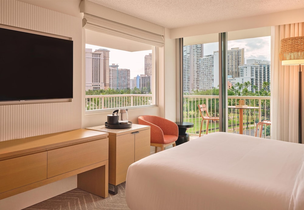 The Ambassador Hotel of Waikiki Tapestry Collection by Hilton - photo 40