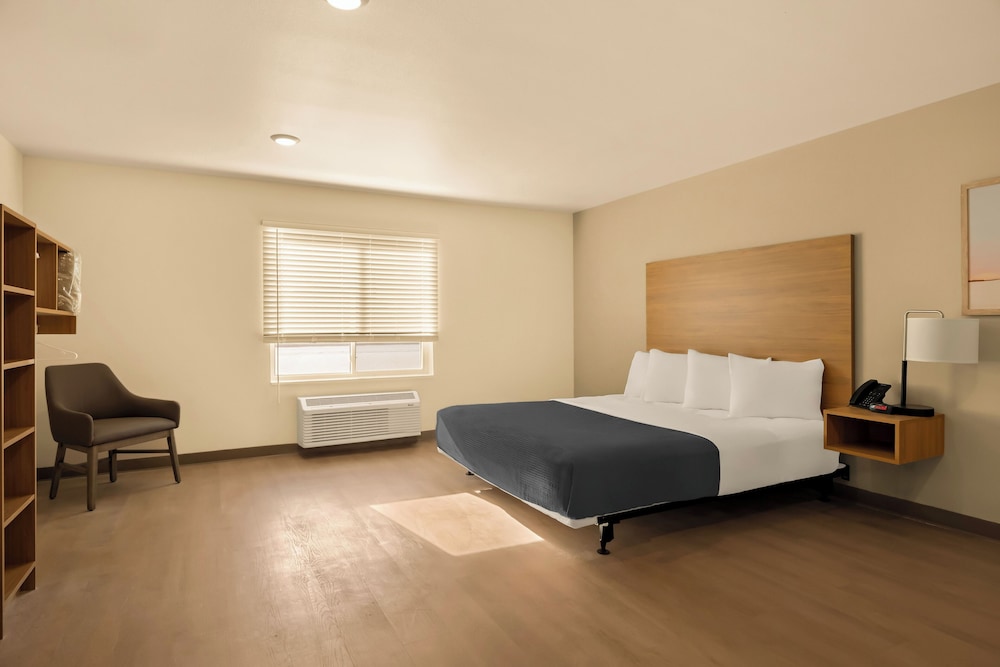 LivAway Suites Missoula - photo 14