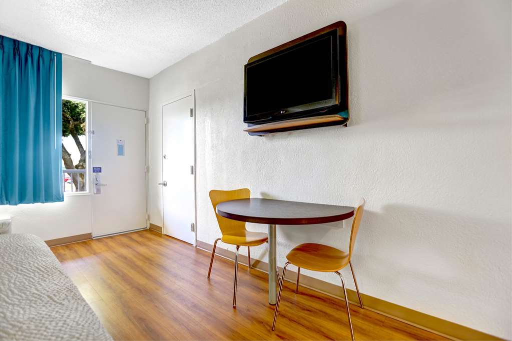 Motel 6 Jacksonville NC - photo 15